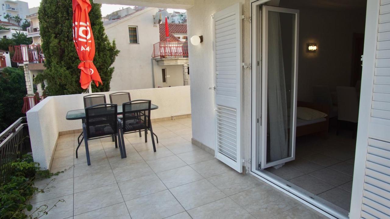 Apartments Victoria Trogir Bagian luar foto