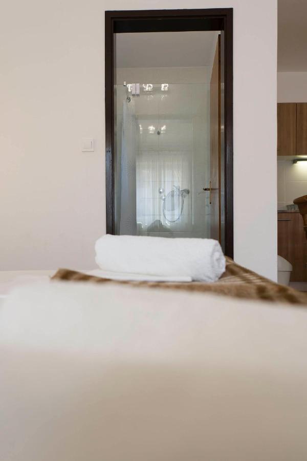 Apartments Victoria Trogir Bagian luar foto