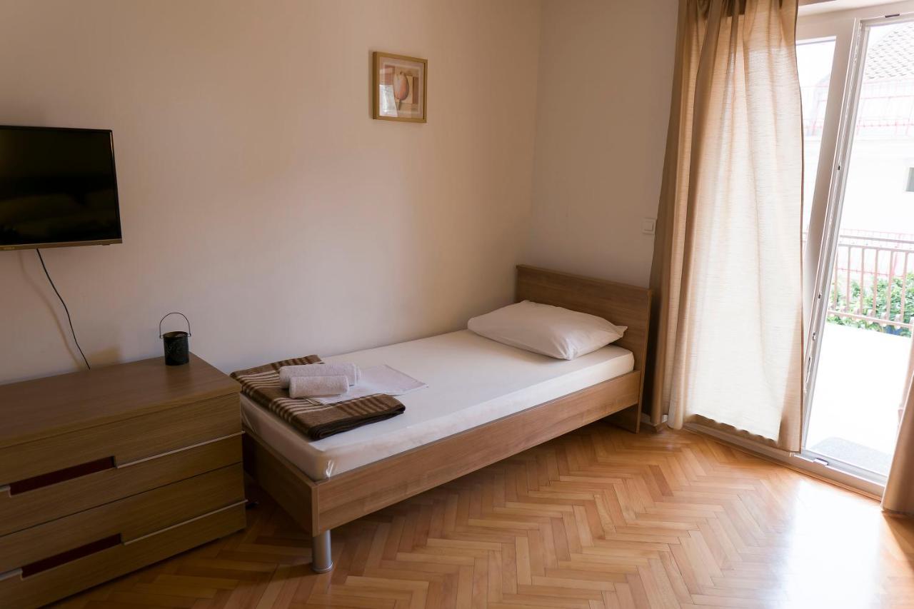 Apartments Victoria Trogir Bagian luar foto