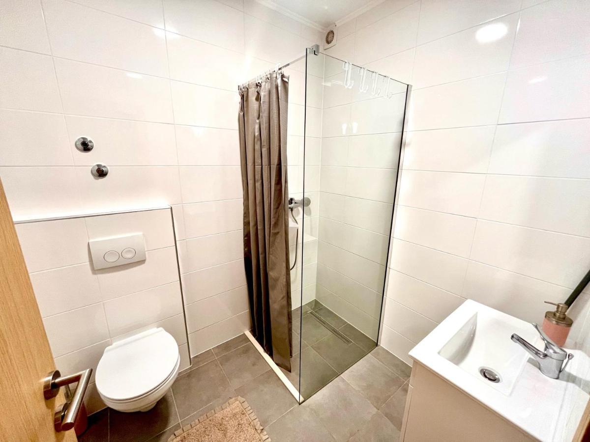 Apartments Victoria Trogir Bagian luar foto
