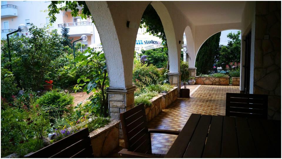 Apartments Victoria Trogir Bagian luar foto