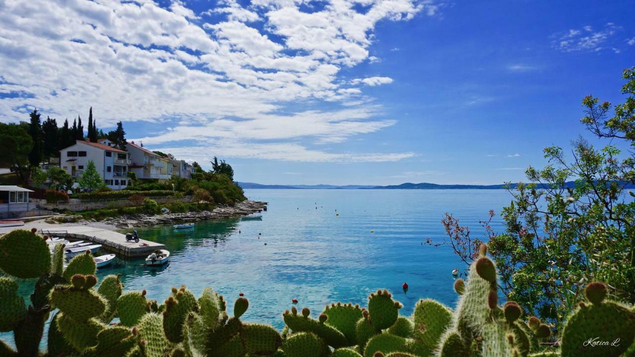 Apartments Victoria Trogir Bagian luar foto