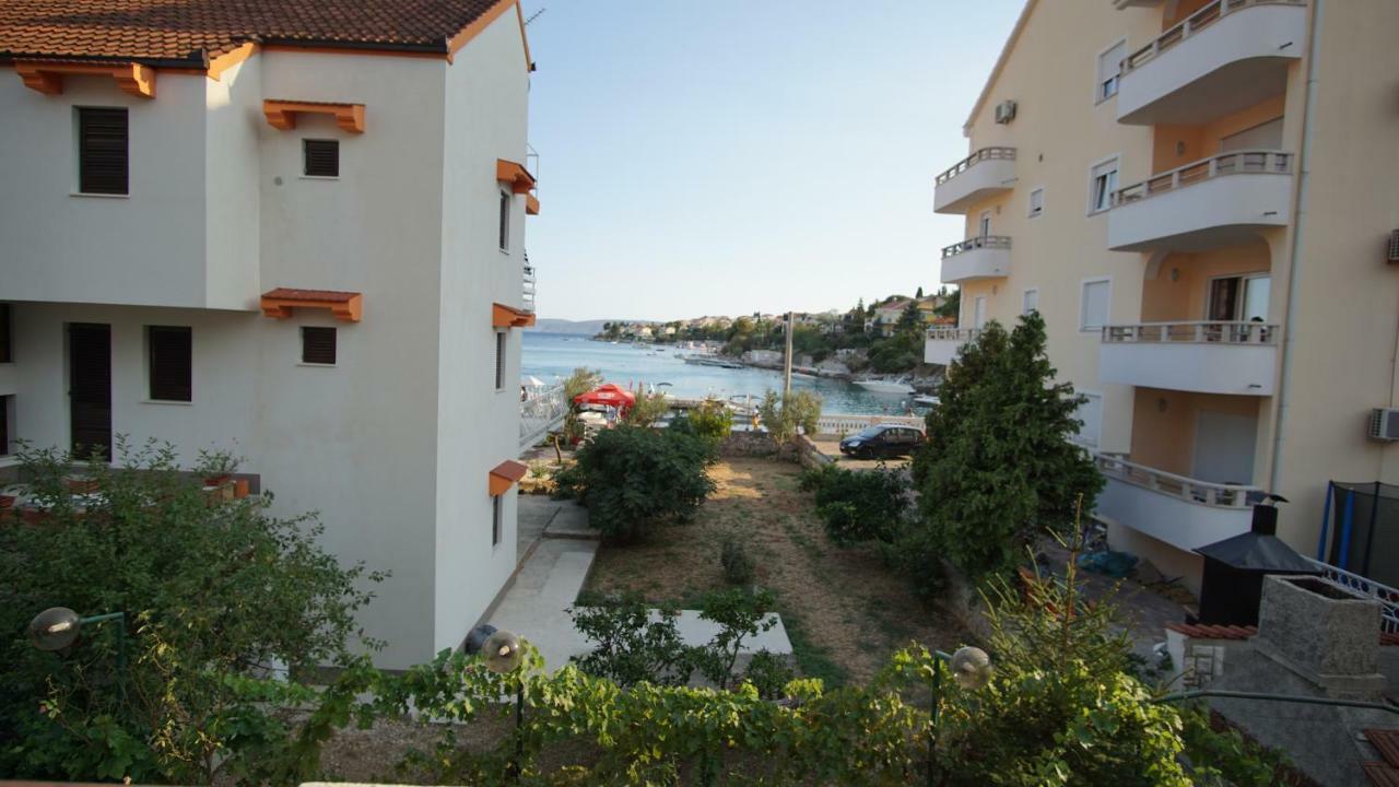 Apartments Victoria Trogir Bagian luar foto